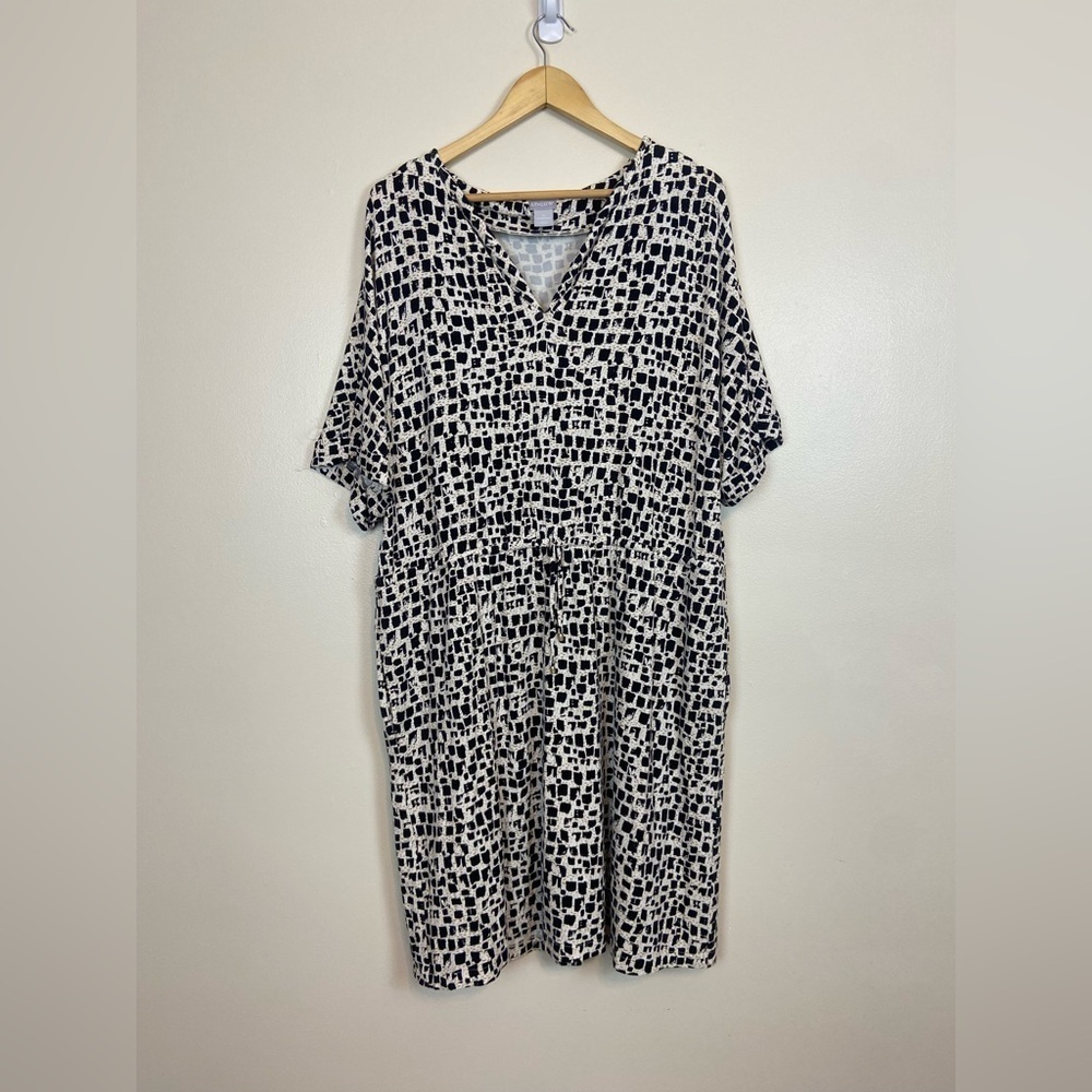 Chico’s Split Neck Tie Waist Pattern Comfy Short … - image 1